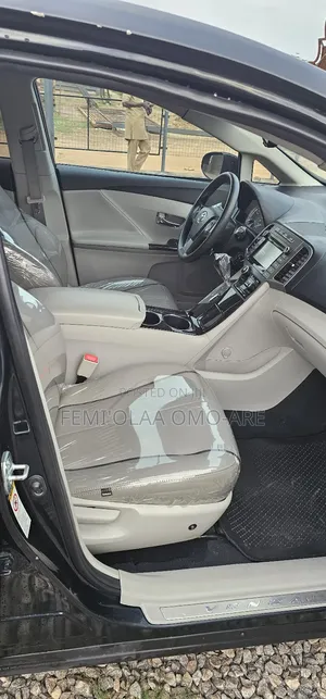 Toyota Venza LE 4dr Wagon (2.7L 4cyl 6A) 2015