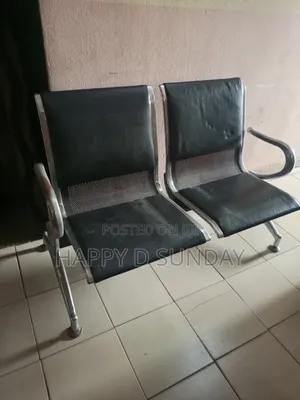 Neatly Used 2in1 Leather Pad Visitors Chair