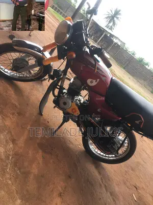 Bajaj Boxer 100 2024 Red