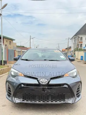 Toyota Corolla SE (1.8L 4cyl 6M) 2018 Gray