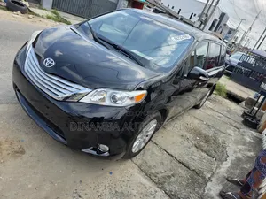 Toyota Sienna 2013 Black