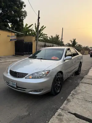 Toyota Camry 2004 Silver
