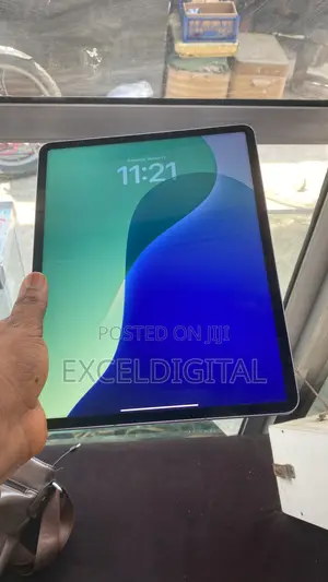 Apple iPad Pro 12.9 (2021) 256 GB Gray
