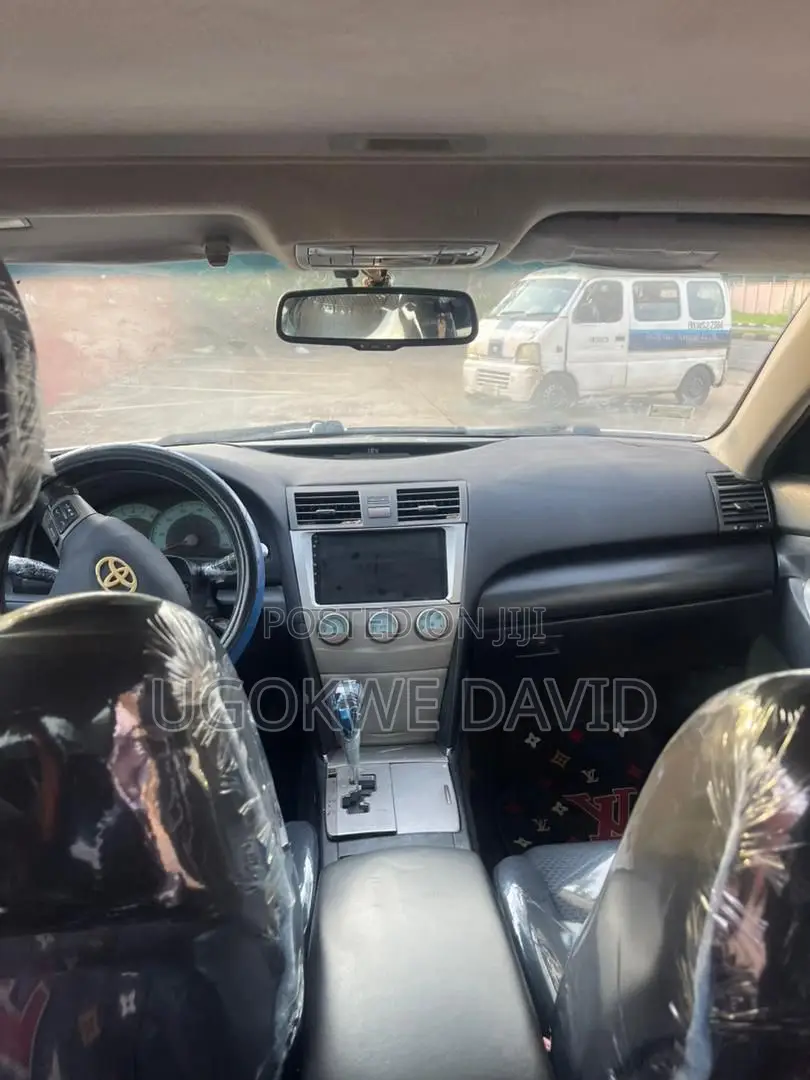 Toyota Camry 2010 Silver