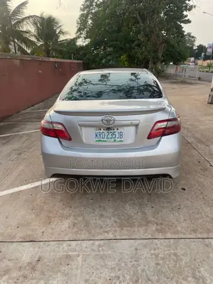 Toyota Camry 2010 Silver
