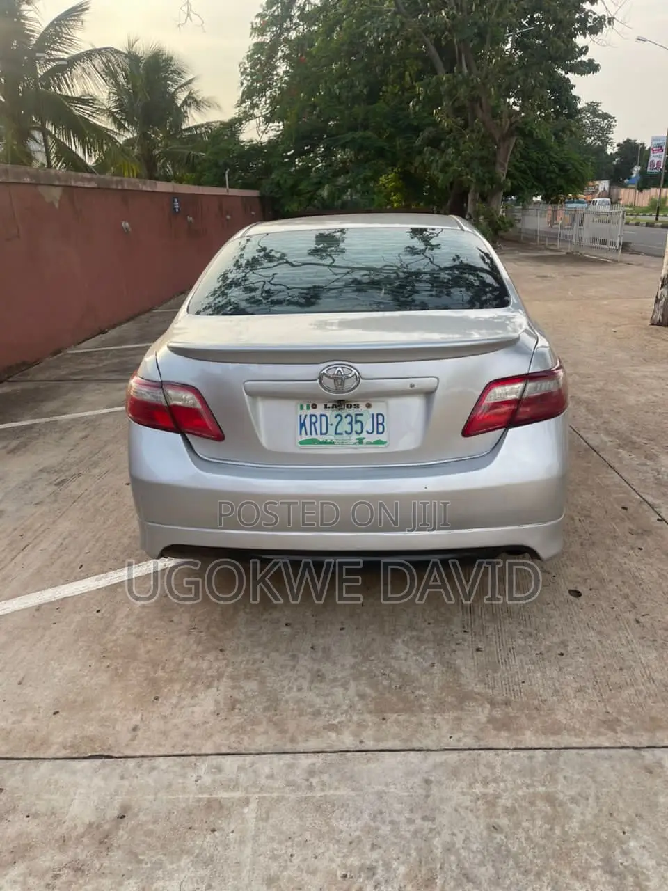 Toyota Camry 2010 Silver