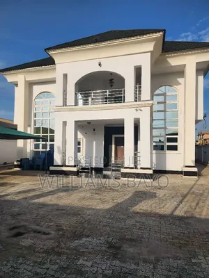 7bdrm Duplex in Diamond Estate, Apple Junction for sale