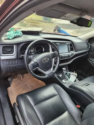 Toyota Highlander XLE 4dr SUV AWD (3.5L 6cyl 6A) 2014 Burgundy
