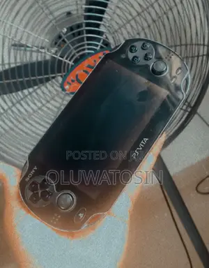 Ps Vita With 8 Games Including Fifa