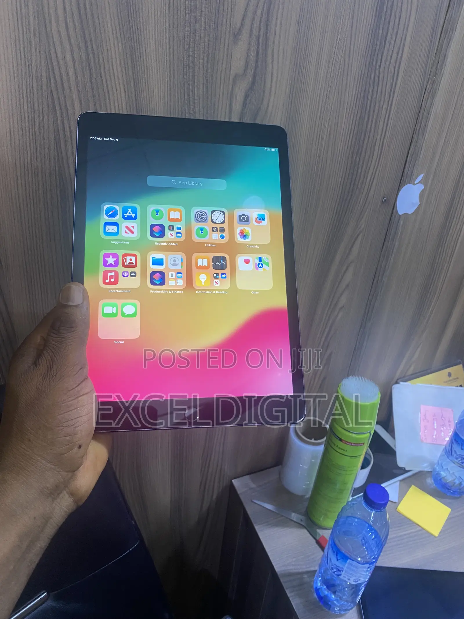 Apple iPad 10.2 (2020) 64 GB Gray