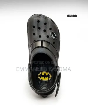 “Batman” × Crocs Clog