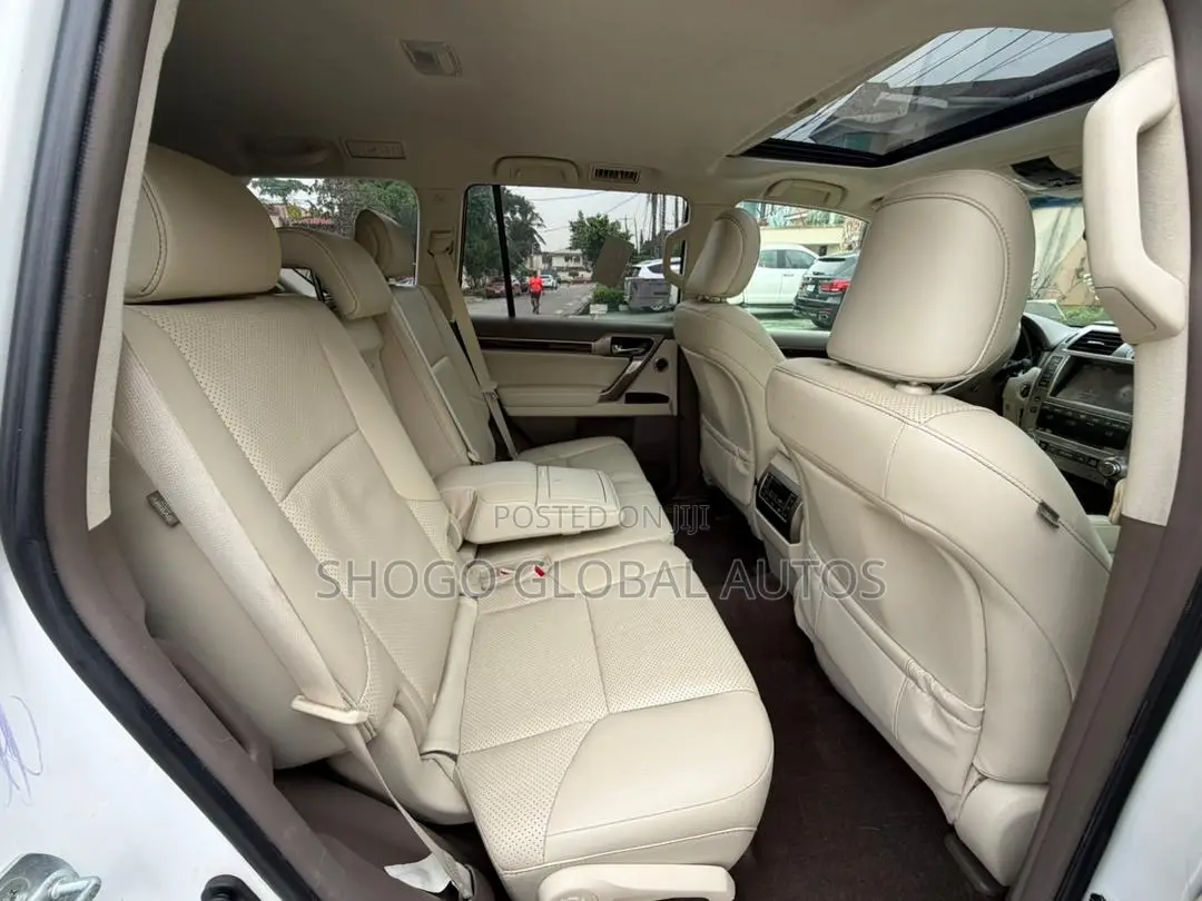 Lexus GX 460 Luxury 2016 White