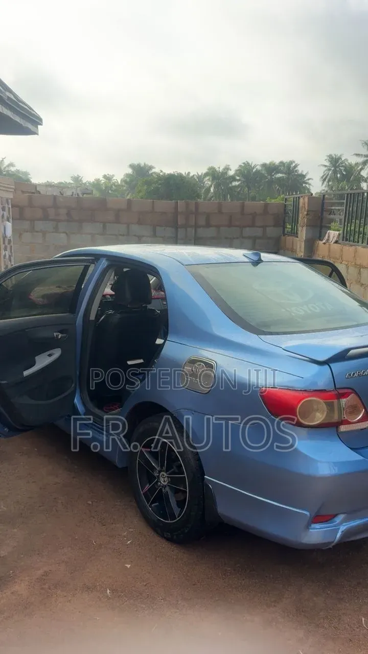 Toyota Corolla 2010 Blue