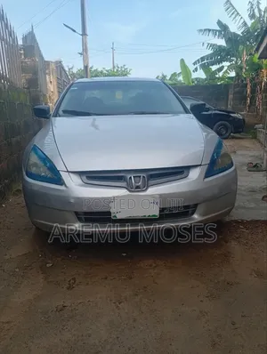 Honda Accord 2005 Silver