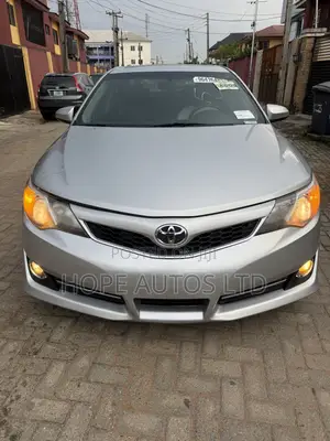 Toyota Camry SE V6 4dr Sedan (3.5L 6cyl 6A) 2012 Silver