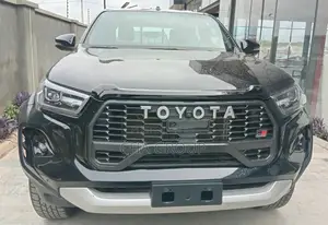 New Toyota Hilux 2025 Matt Black