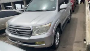 Toyota Land Cruiser 5.7 V8 2012 Silver