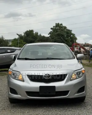 Toyota Corolla LE 4dr Sedan (1.8L 4cyl 4A) 2010 Silver