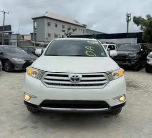 Toyota Highlander Limited 2012 White