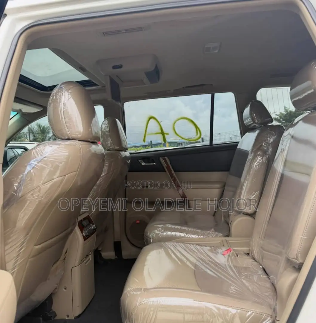 Toyota Highlander Limited 2012 White