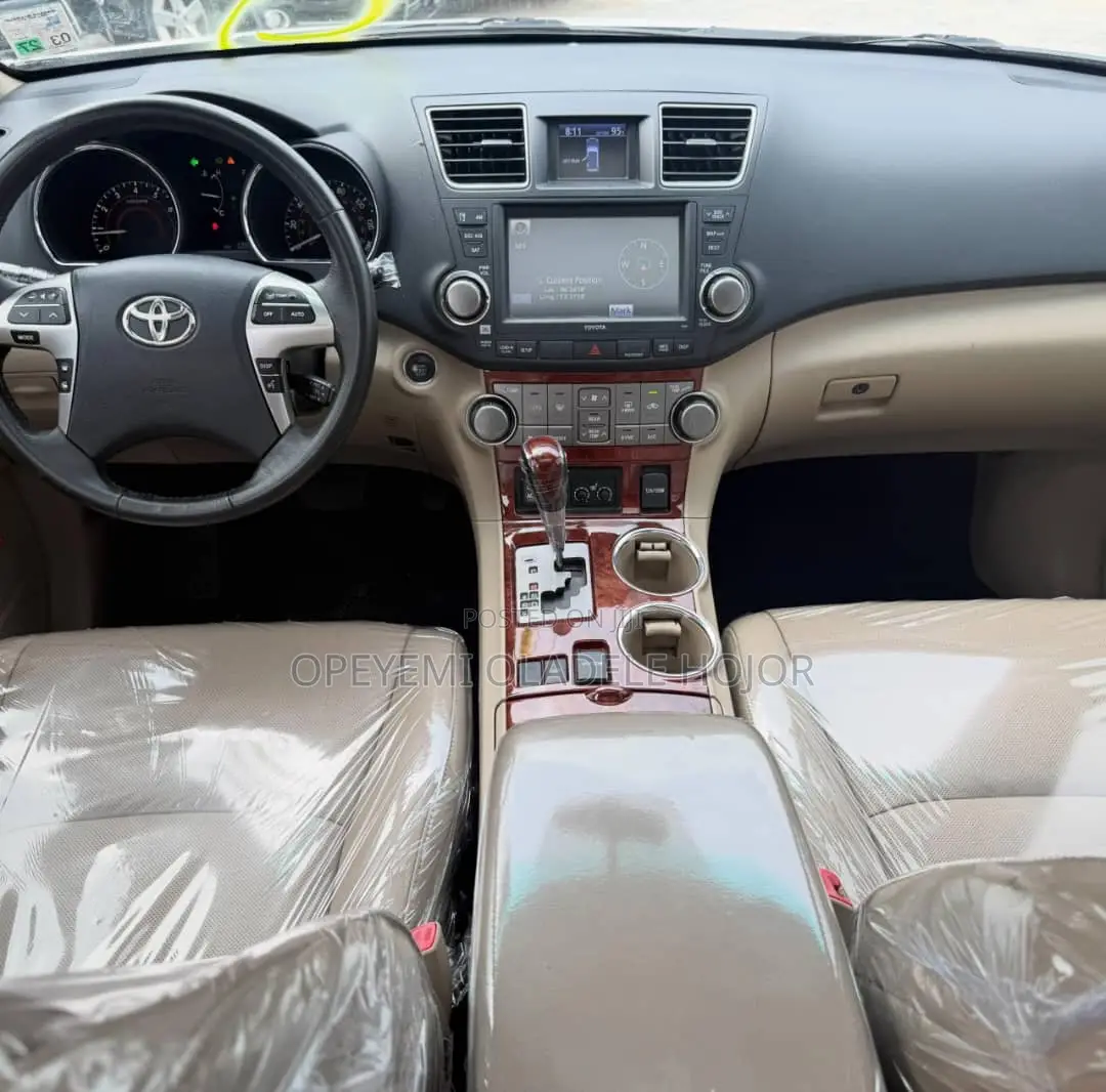 Toyota Highlander Limited 2012 White