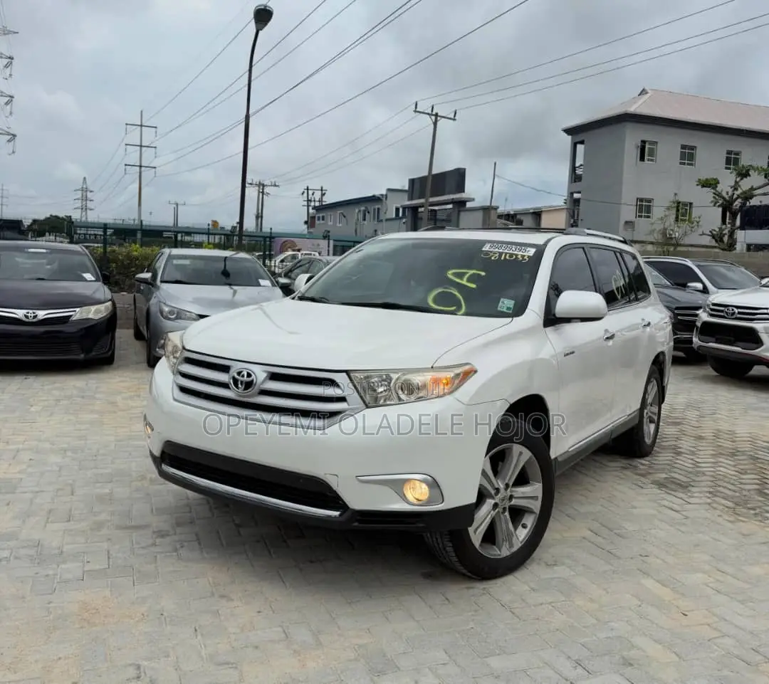 Toyota Highlander Limited 2012 White