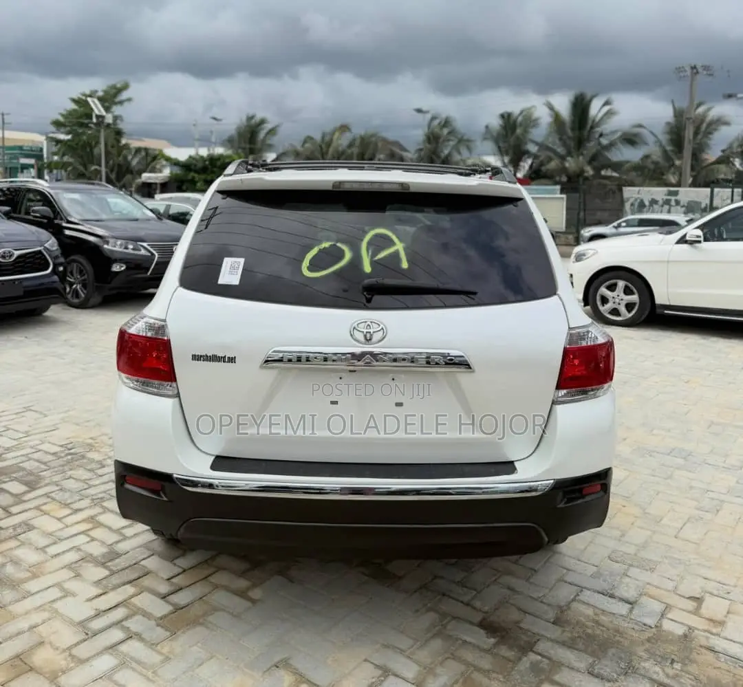 Toyota Highlander Limited 2012 White