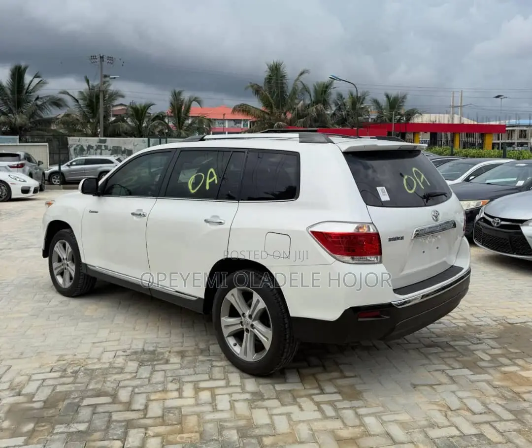 Toyota Highlander Limited 2012 White