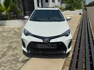 Toyota Corolla SE 4dr Sedan (1.8L 4cyl CVT) 2017 White