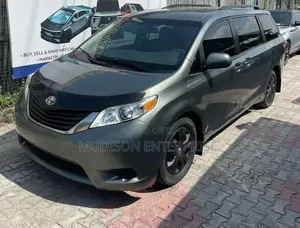 Toyota Sienna LE 8 Passenger 2011 Gray
