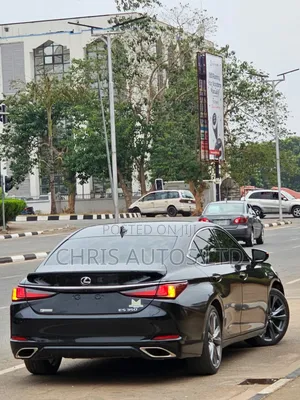 Lexus ES 2021 Brown