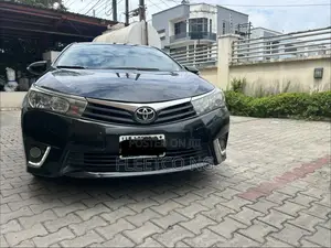 Toyota Corolla LE Premium 4dr Sedan (1.8L 4cyl CVT) 2014 Black