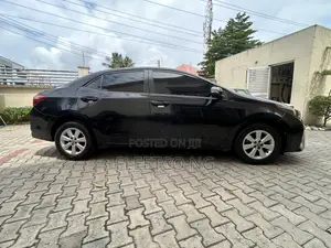 Toyota Corolla LE Premium 4dr Sedan (1.8L 4cyl CVT) 2014 Black