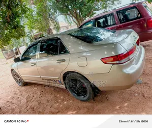 Honda Accord 2003 Gold