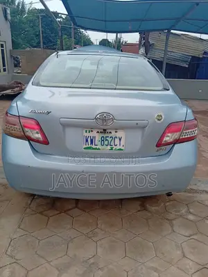 Toyota Camry 2011 Blue