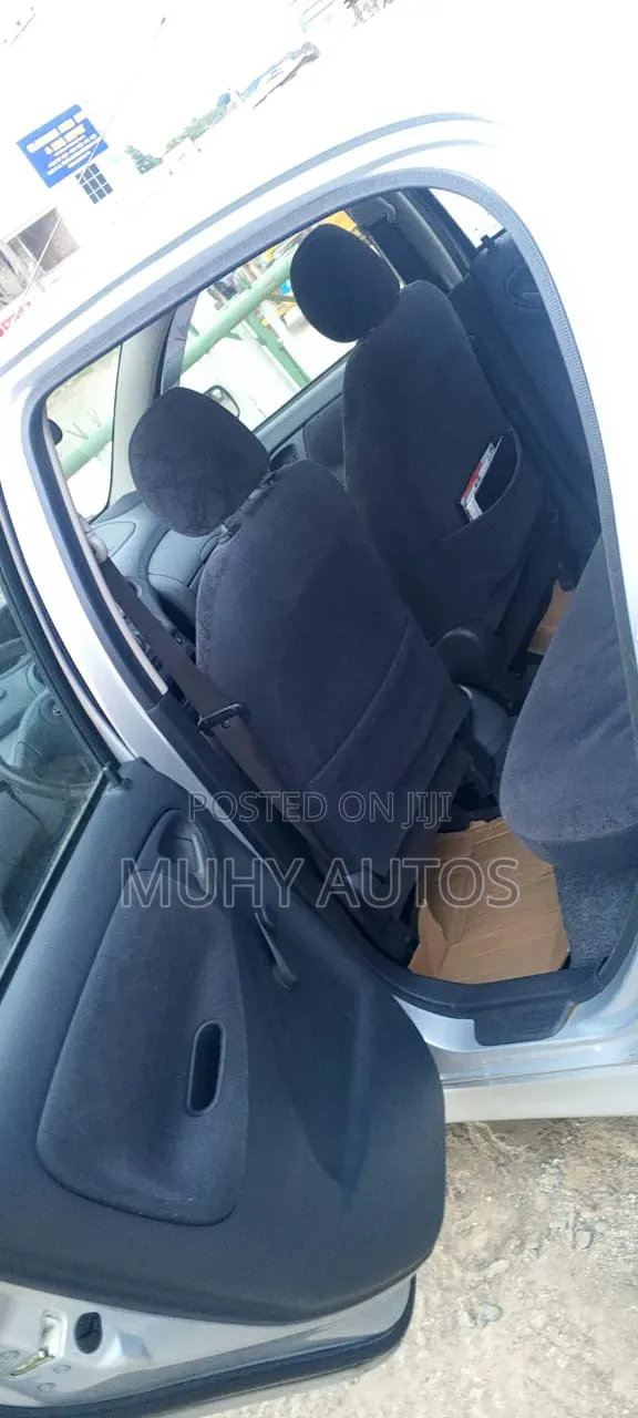 Toyota Yaris 2005 Silver