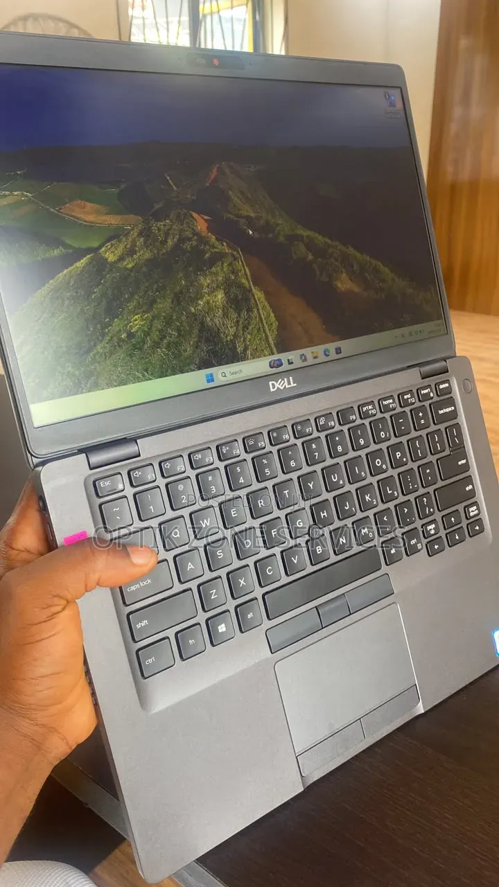 Laptop Dell Latitude 5400 8GB Intel Core i7 SSD 256GB