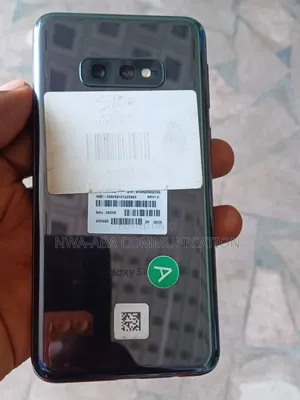 New Samsung Galaxy S10e 128 GB Black