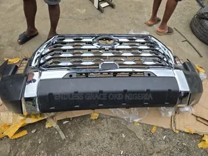 Complete Frontbumper Tundra 2024/2025
