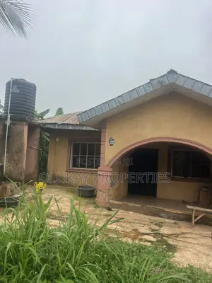 3bdrm House in Akinyoade, Ife for sale