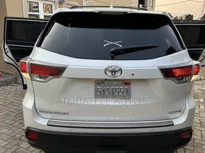 Toyota Highlander Limited V6 4x2 (3.5L 6cyl 6A) 2016 White