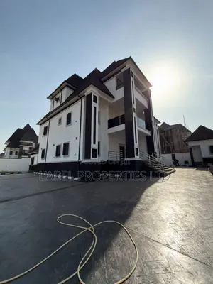 6bdrm Duplex in Dakwo District Abuja for sale