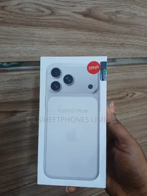 New Apple iPhone 17 Pro Max 256 GB Silver