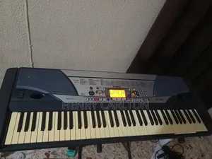 Yamaha Electric Piano PSR E203