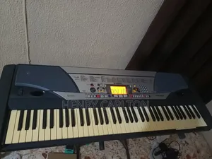 Yamaha Electric Piano PSR E203