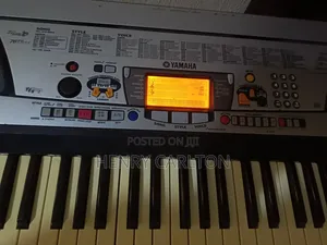 Yamaha Electric Piano PSR E203