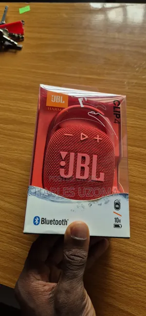 JBL Clip 4