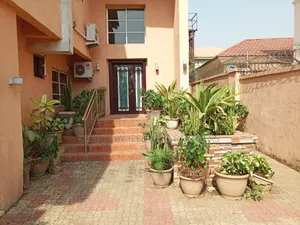 4bdrm Duplex in Gaduwa for sale