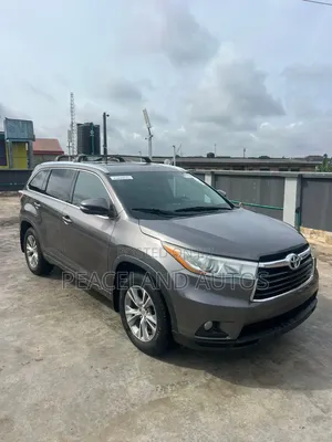 Toyota Highlander XLE 4dr SUV AWD (3.5L 6cyl 6A) 2015 Gray