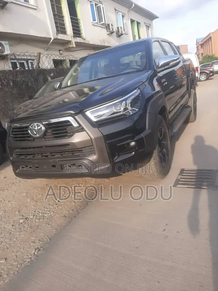 Toyota Hilux 2014 Black